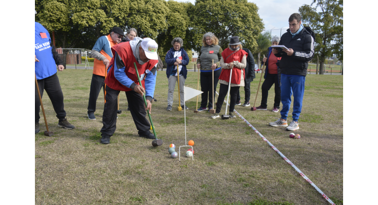 Abuelos en acción: jornada recreativa y deportiva de adultos mayores en nuestra ciudad