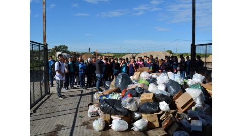 Alumnos, visitaron la Planta de Recuperación y el Biodigestor local