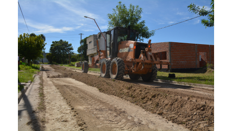 ASFALTO EN CALLE LAS DALIAS