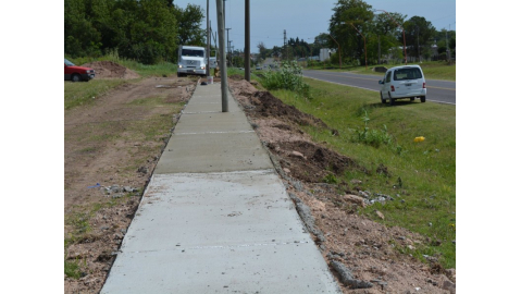 Avanza la segunda etapa de construcción de la senda en Av. Los Cisnes