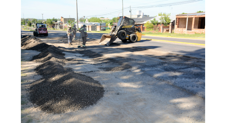 BACHEO Y RECONSTRUCCIÓN  DE AV. LOS CISNES Y LOS CEDROS