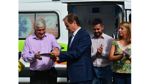 BORDET VISITÓ ORO VERDE Y ENTREGÓ AL MUNICIPIO LA NUEVA AMBULANCIA