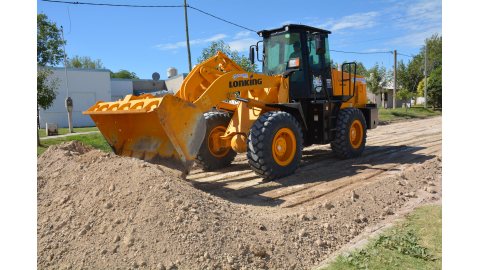 CALLE LOS CHINGOLOS: CONTINÚAN LOS TRABAJOS PARA SU PAVIMENTACIÓN