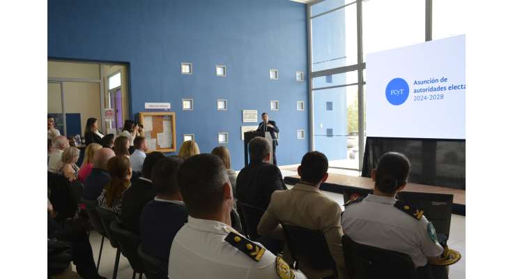 Clement participó del Acto de asunción de las nuevas autoridades de la Facultad de Ciencia y Tecnología de la Uader