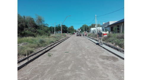 COMENZÓ LA CONSTRUCCIÓN DEL CORDÓN CUNETA EN LOS QUEBRACHOS