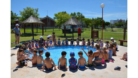 COMENZÓ SUS ACTIVIDADES LA ESCUELA DE NATACIÓN Y VIDA EN LA NATURALEZA