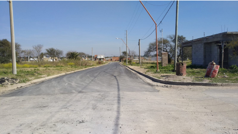 CONTINÚA A BUEN RITMO LA PAVIMENTACIÓN DE CALLES LAS CARANDAY Y LAS TOTORAS
