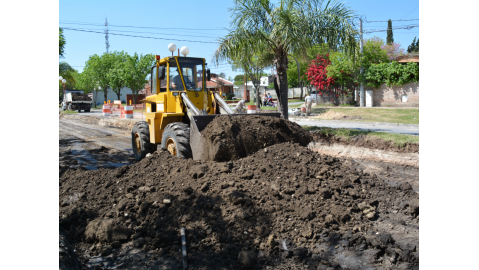 Continúa a buen ritmo la reconstrucción de Av. Los Chañares