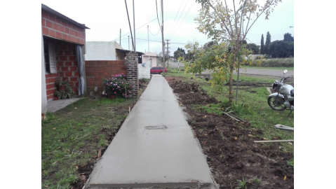 CONTINÚA LA CONSTRUCCIÓN DE LA SENDA PEATONAL DE AV. LOS CISNES