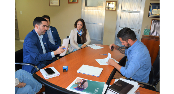 CONVENIO CON LA FACULTAD DE CIENCIAS DE LA GESTIÓN PARA CAPACITAR A EMPRENDEDORES
