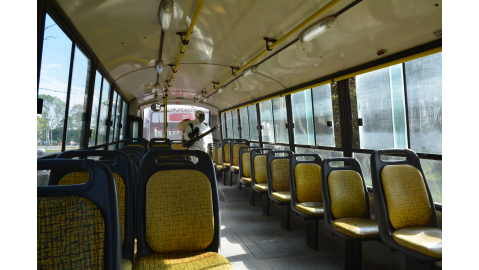 COVID 19: EL MUNICIPIO REALIZA LA DESINFECCIÓN DE LAS UNIDADES DE TRANSPORTE PÚBLICO