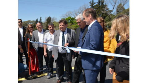 El Gobernador Bordet inauguró el pavimento entre Tezanos Pinto y Oro Verde