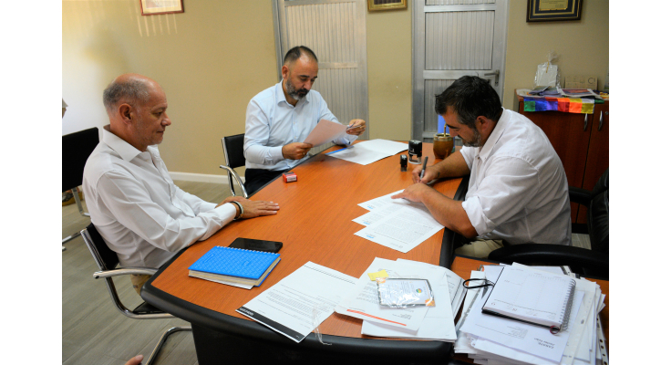 El intendente César Clement firmó un convenio marco de cooperación recíproca con el Rector de la UNER Andrés Sabella