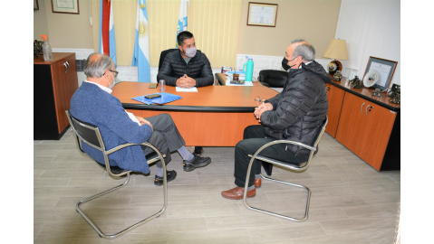 EL INTENDENTE SE REUNIÓ CON EL DIRECTOR DE OBRAS SANITARIAS DE LA PROVINCIA Y EL PRESIDENTE DE LA COOPERATIVA DE AGUA POTABLE LOCAL