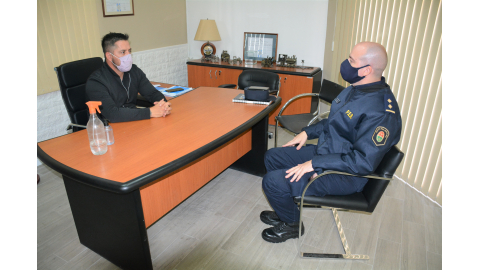 EL INTENDENTE TOLEDO RECIBIÓ AL NUEVO COMISARIO QUE PRESTARÁ SERVICIO EN ORO VERDE