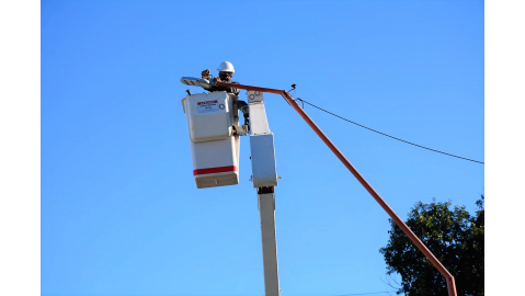 EL MUNICIPIO ADQUIRIRÁ MATERIALES PARA MEJORAR EL ALUMBRADO PÚBLICO