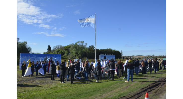 El Municipio homenajeó al marinero "Luis A. Gianotti" con familiares, veteranos y sobrevivientes del Belgrano