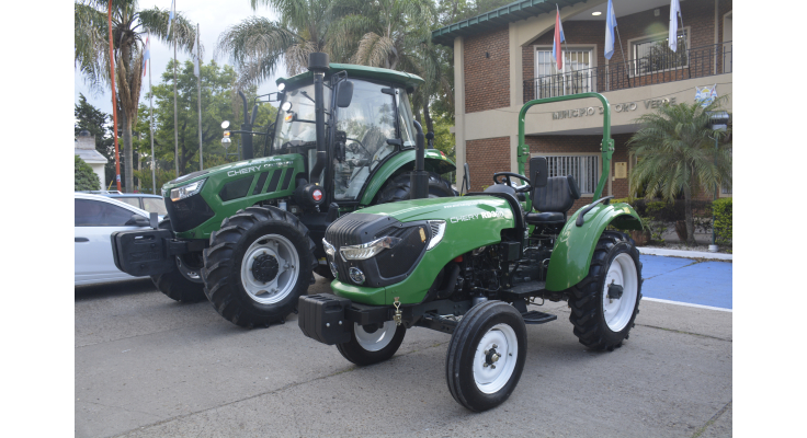 El Municipio sumó dos nuevos tractores a su parque automotor