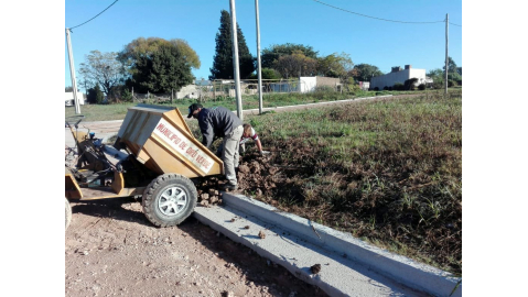 EMPEZÓ LA OBRA DE ALUMBRADO PÚBLICO EN EL LOTEO SOCIAL DE AV.LOS CISNES