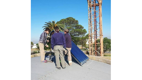 ENERGÍAS ALTERNATIVAS: SE INSTALÓ UNA ESTACIÓN SUSTENTABLE Y TERMOTANQUES SOLARES