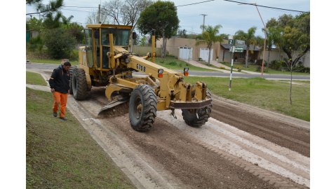 INICIARON LOS TRABAJOS PARA LA PAVIMENTACIÓN  DE CALLE LOS PLUMERILLOS