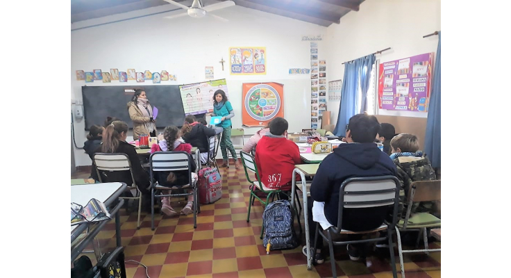 JORNADA SALUDABLE EN LA ESCUELA FRANCISCO ARIAS DE MONTIEL DE TEZANOS PINTO