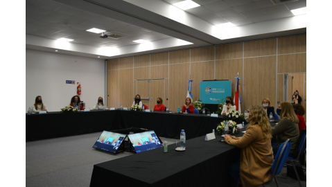 LA VICEINTENDENTA MARIANELA KOMAR PARTICIPÓ DE LA PRESENTACIÓN DE RED MULTIPARTIDARIA DE LEGISLADORAS PARA LA IGUALDAD