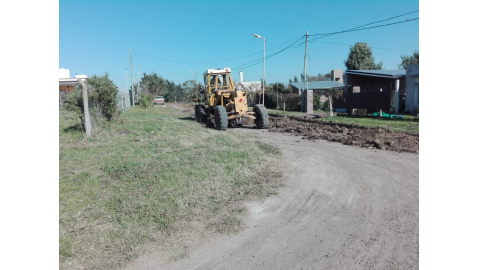 LOMAS DE ORO VERDE: AVANZA LA OBRA DE DESAGÜES PLUVIALES Y CORDÓN CUNETA