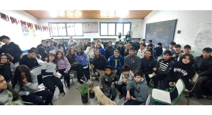 Mes del Ambiente: charlas en la escuela Rosario Vera Peñaloza
