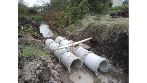 OBRAS DE DESAGÜE PLUVIAL EN LA INTERSECCIÓN DE LOS JILGUEROS Y LAS PALOMAS