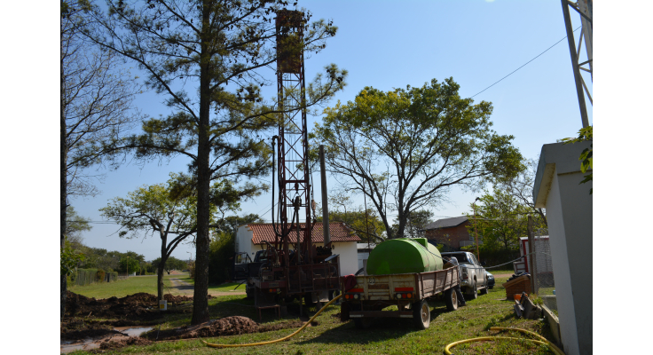 OBRAS SANITARIAS CONSTRUYE UN NUEVO POZO DE EXTRACCIÓN DE AGUA EN LOMA HERMOSA