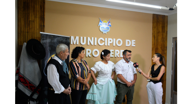 Presentación en conferencia de prensa de Oro Verde Canta y Baila