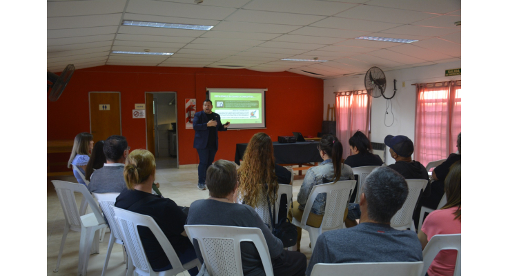 Primer encuentro de la capacitación sobre consumos problemáticos