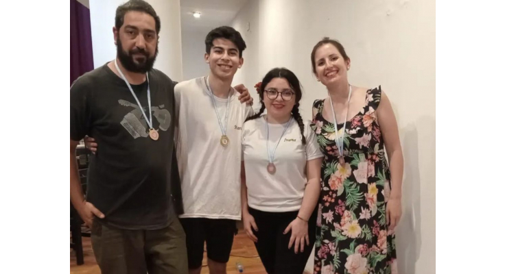PROFESORES Y ALUMNOS DEL BALLET FOLCLÓRICO MUNICIPAL FUERON PREMIADOS