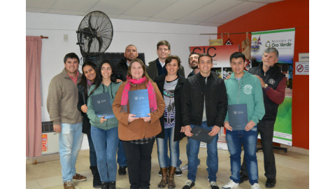 Recibieron sus diplomas los estudiantes de los talleres de oficios