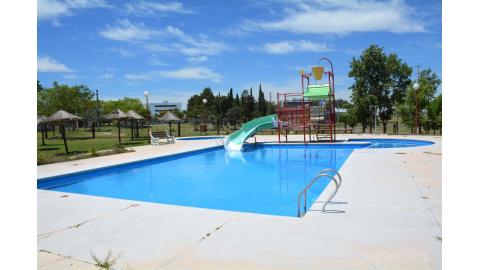SE PREPARA EL COMPLEJO DE PILETAS PARA EL VERANO Y LA SEMANA QUE VIENE COMIENZA ALLÍ EL PROGRAMA ENTRERRIANADA