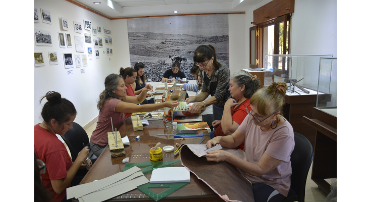 Taller municipal de Encuadernación