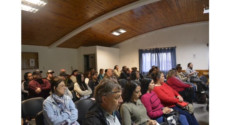 Vecinos se capacitaron para obtener el carnet de manipulador de alimentos