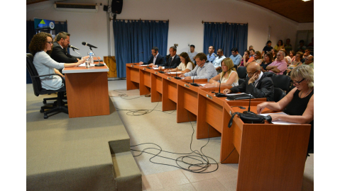 VICEINTENDENTE, CONCEJALES y SECRETARIA DEL CONCEJO DELIBERANTE TAMBIÉN REDUJERON SUS SUELDOS